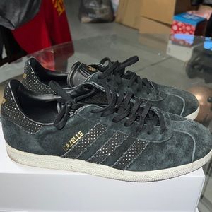 Adidas gazelle sneakers